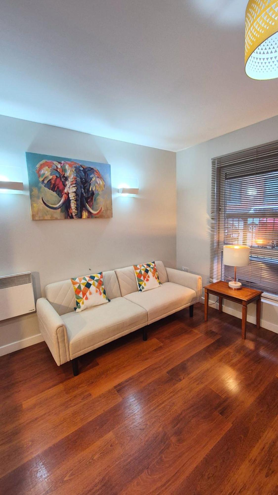 Cozy 1 Bedroom Apartment, Center, Free Wifi *